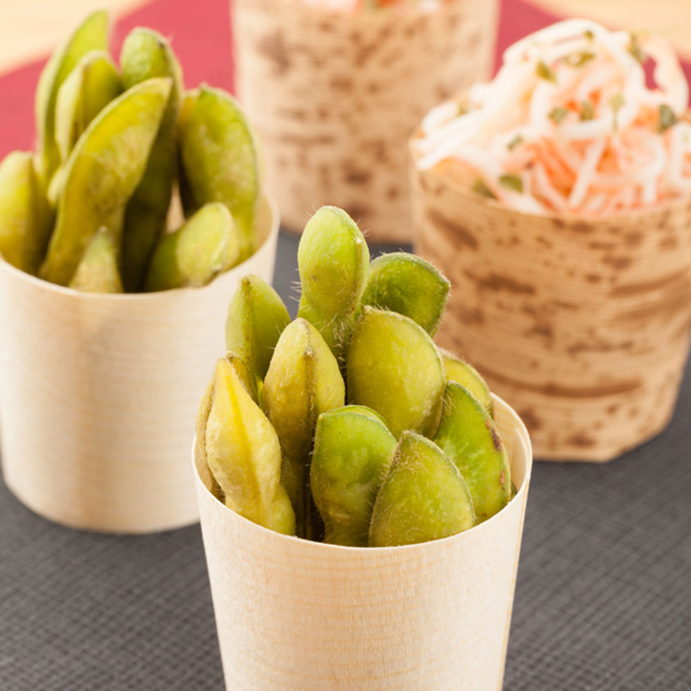 Taipei 200 1 oz Round Natural Shaved Pinewood Mini Cups and 200 Natural Bamboo 3.5" Mini Spoons