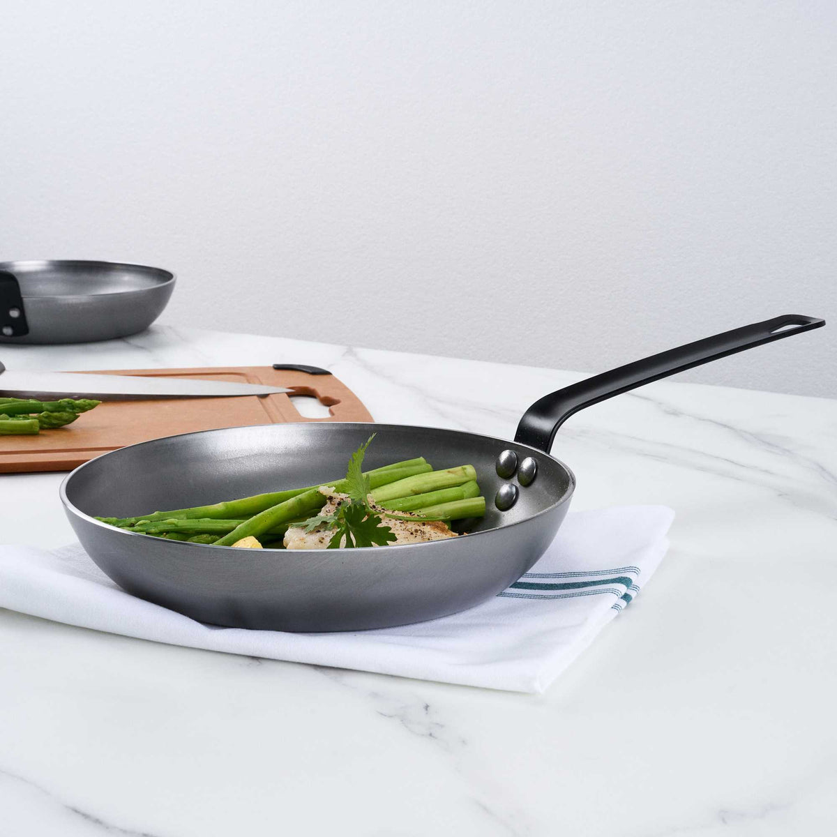 Met Lux 1 Carbon Steel 16" Non-Stick Fry Pan and 1 Black Silicone Pan Handle Sleeve