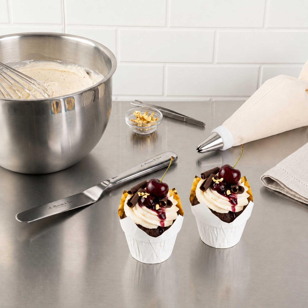 Panificio 3.9 oz White Foil Paper Tulip Baking Cup - 3 1/4" x 3 1/4" x 2 3/4" - 500 count box