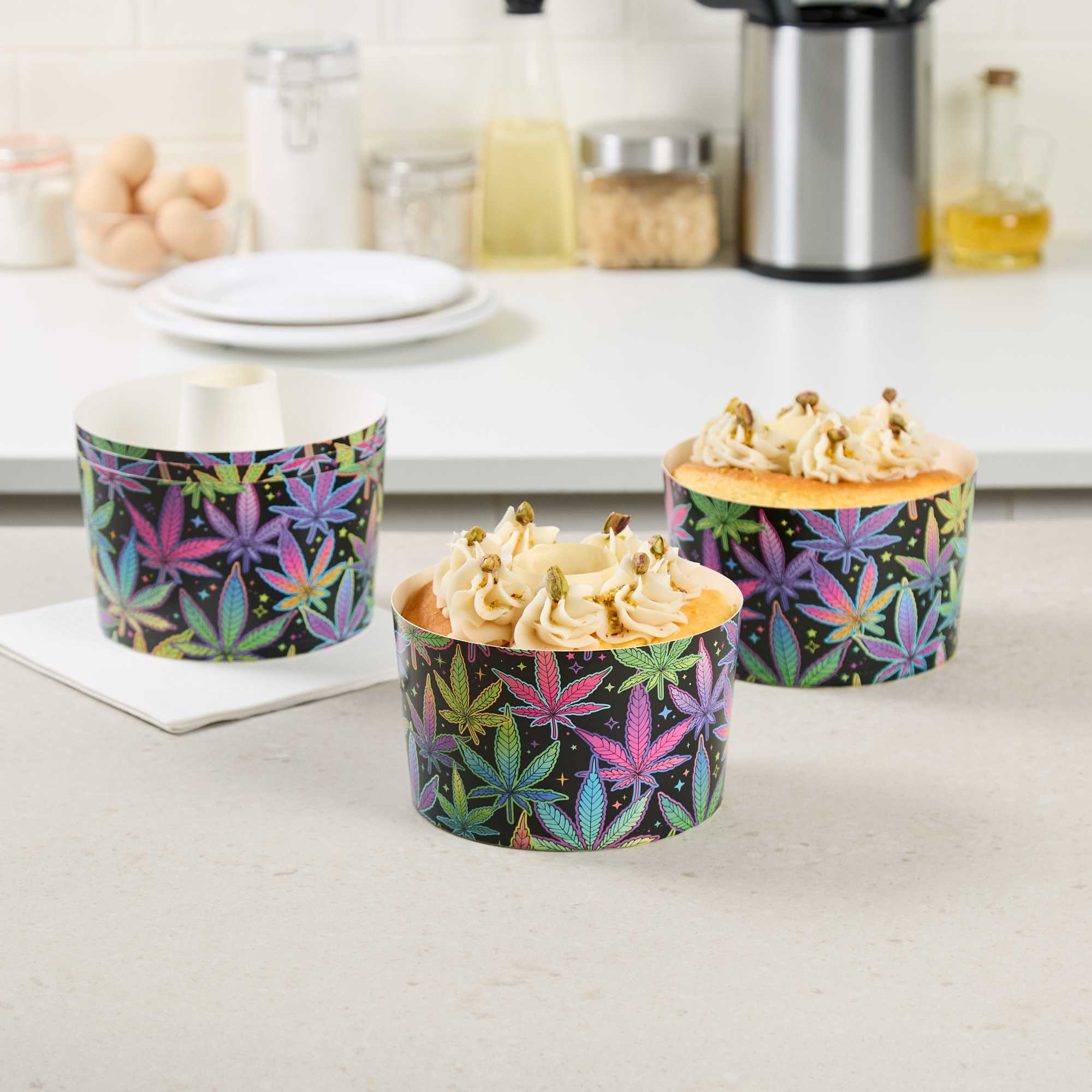 Panificio 53 oz Paper Angel Food Tube Pan - Trippy Leaf Print, Greaseproof - 5 3/4" x 5 3/4" x 3 3/4" - 100 count box