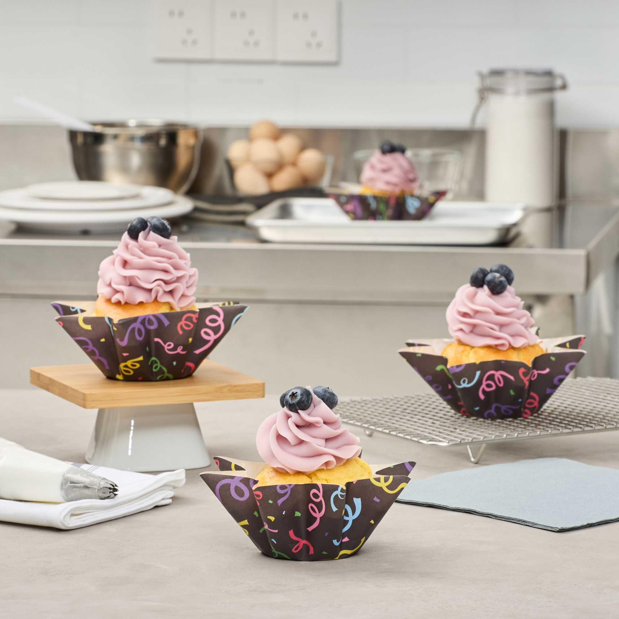 Panificio 10.2 oz Octagon Paper Baking Cup - Colorful Streamers, Greaseproof - 2 1/4" x 2 1/4" x 2 1/4" - 200 count box