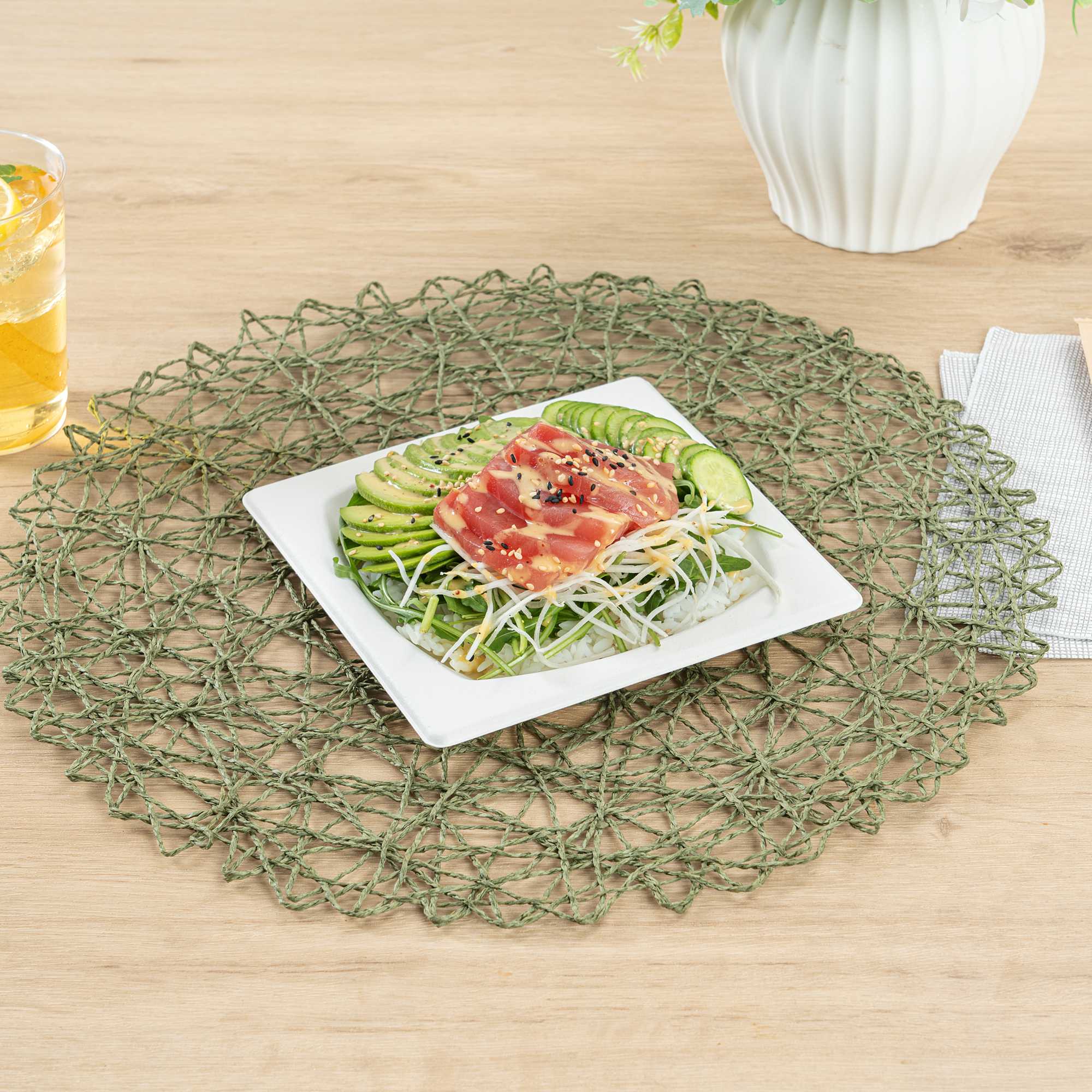 Pulp Safe No PFAS Added Square White Sugarcane / Bagasse Plate - Home Compostable - 6 3/4" x 6 3/4" - 100 Count Box