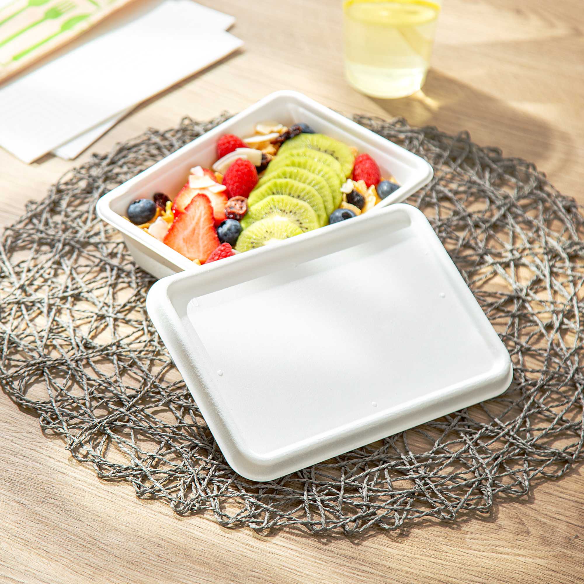 Pulp Safe No PFAS Added Rectangle White Sugarcane / Bagasse Lid - Fits 22 to 34 oz Bowls,Home Compostable - 7 1/2" x 5 1/2" - 100 Count Box
