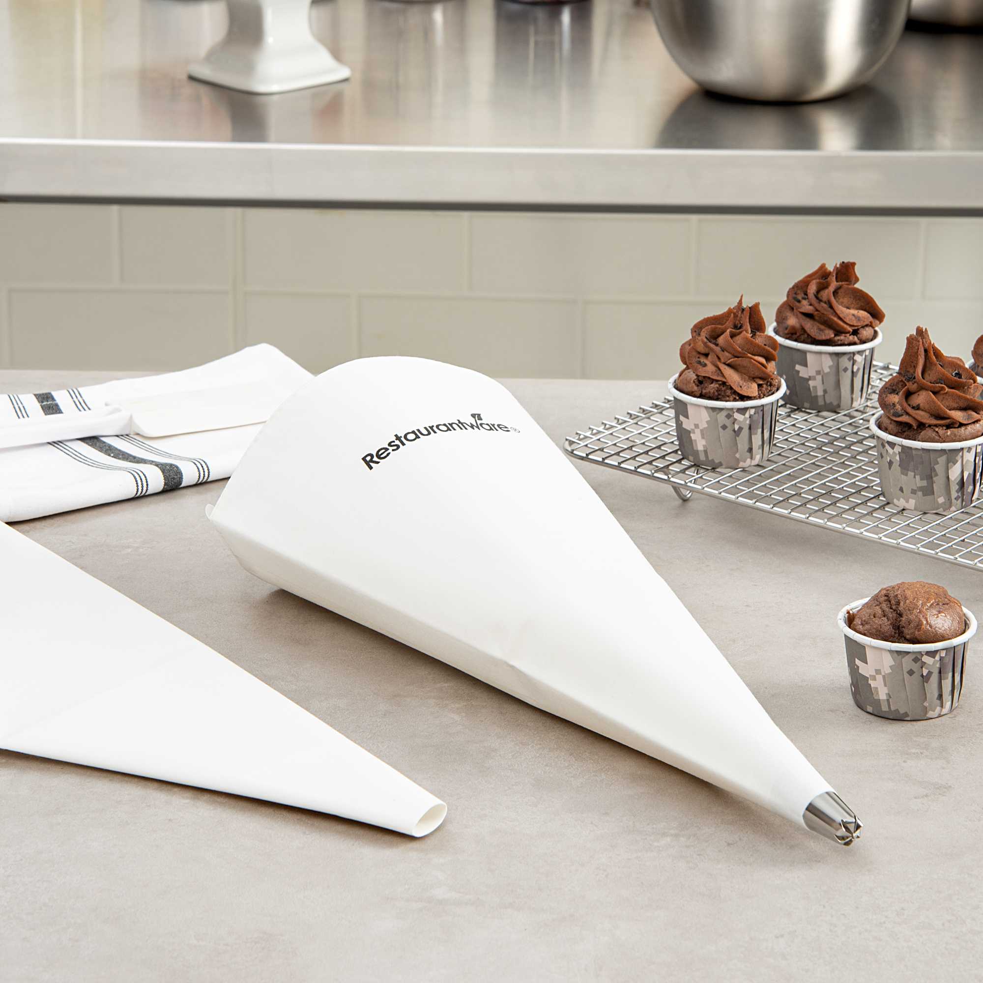 Pastry Tek Plastic Coated Canvas Reusable Pastry Piping Bag - 14" - 1 count box