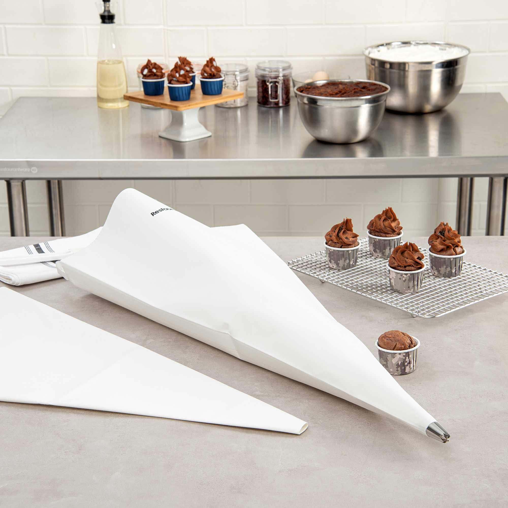Pastry Tek Plastic Coated Canvas Reusable Pastry Piping Bag - 28" - 1 count box
