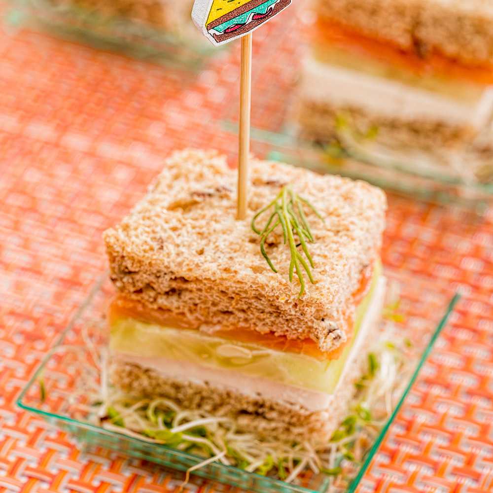 Pixy Yellow Bamboo Sandwich Pick - 4" x 3/4" - 1000 count box