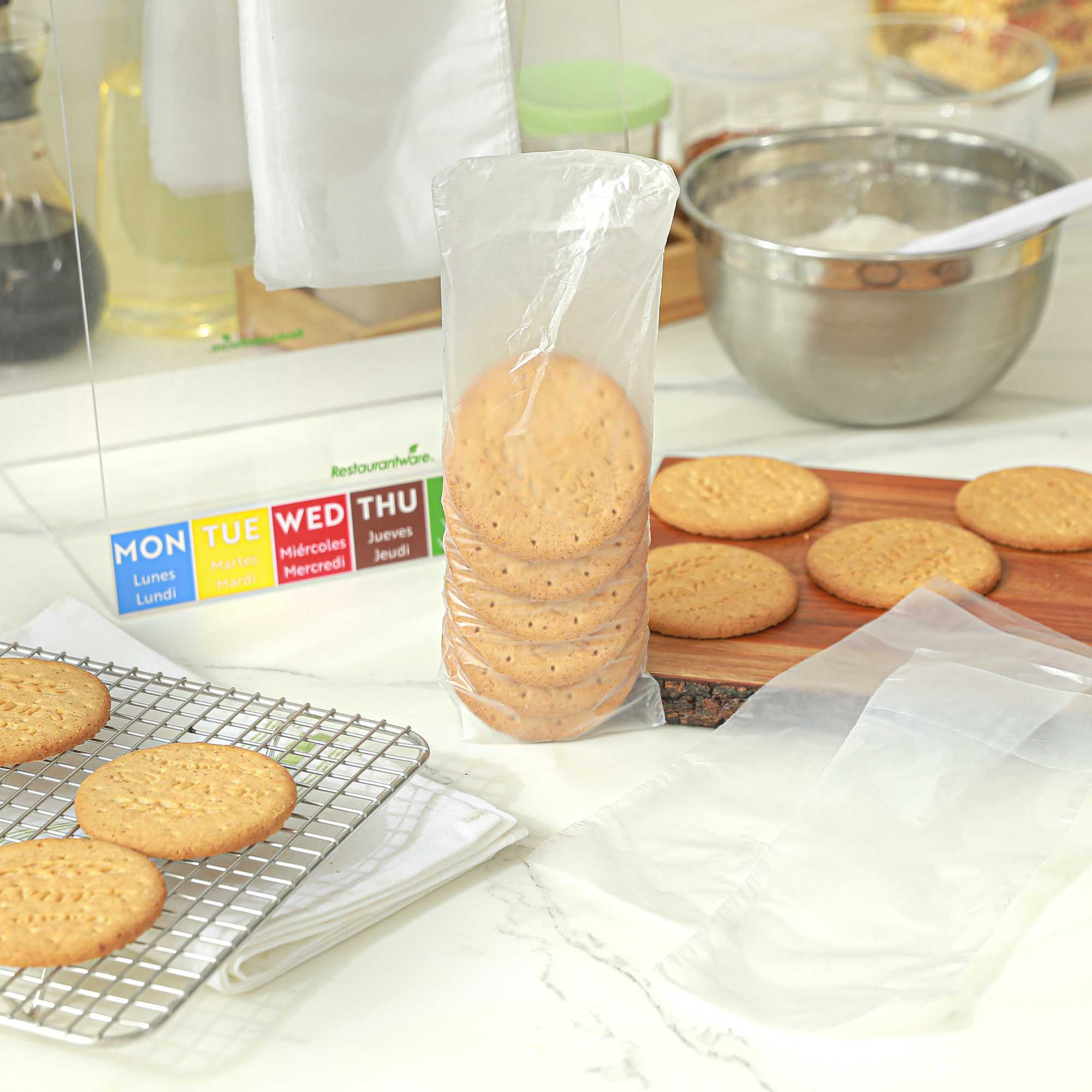 Bag Tek Plastic Unprinted Deli Saddle Bag - with Flip Top - 3 1/2" x 10" - 2000 count box
