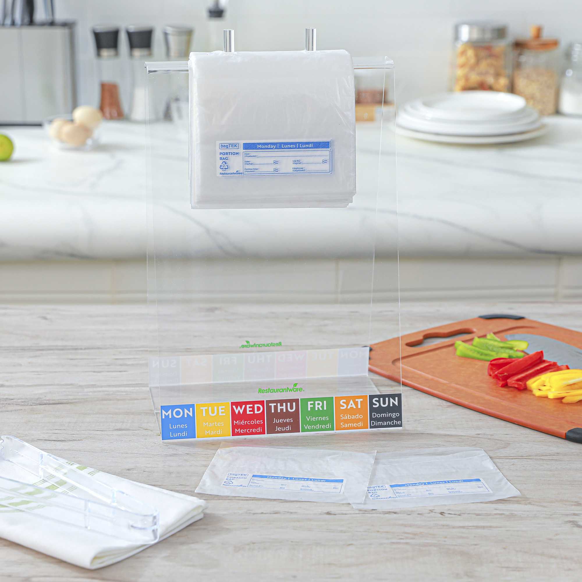 Bag Tek Clear and Blue Plastic Day Of The Week Monday Portion Bag - Trilingual - 5 1/2" x 5 1/2" - 2000 count box