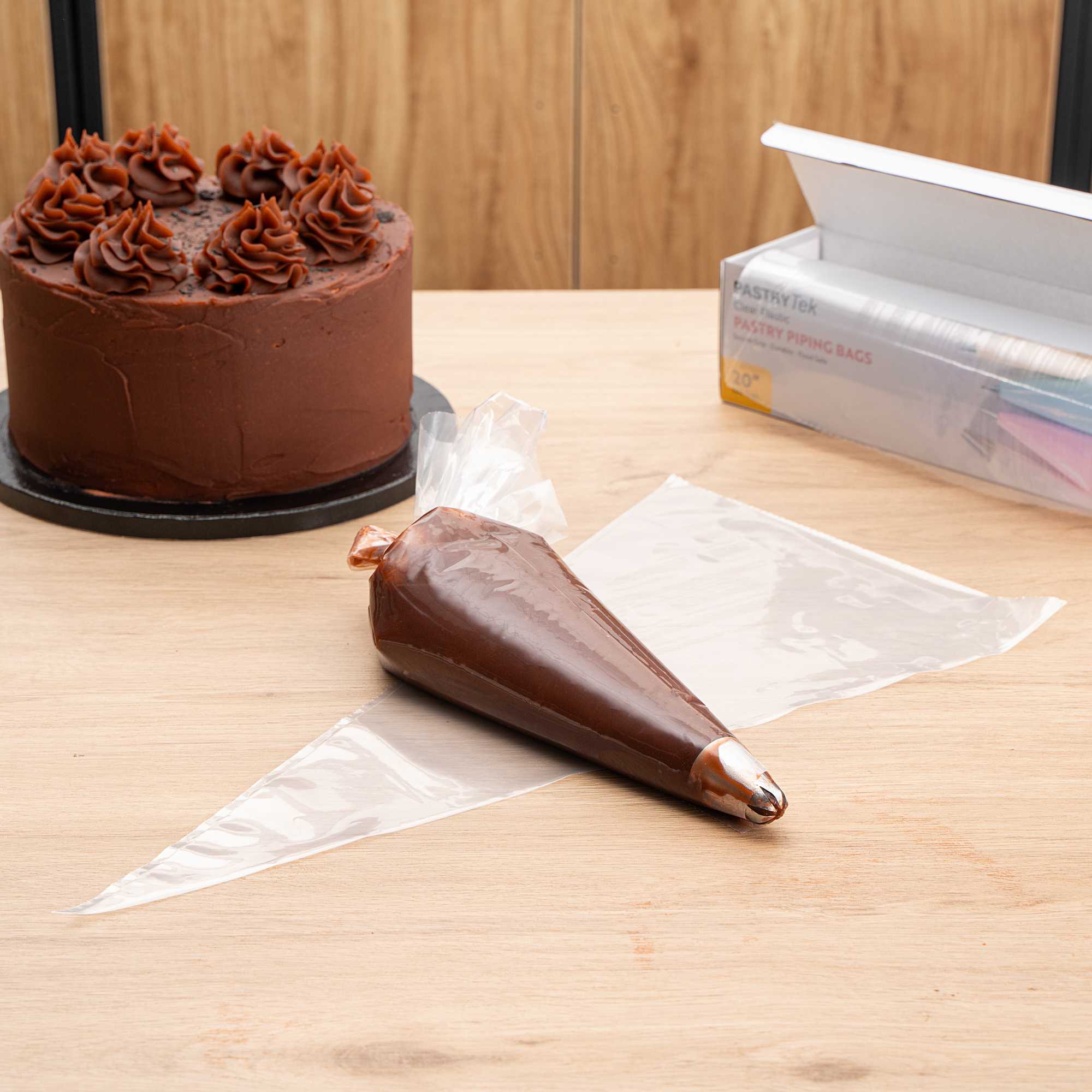 Pastry Tek Clear Plastic Disposable Pastry Piping Bag - 100 Bags / Roll - 20" - 1 count box