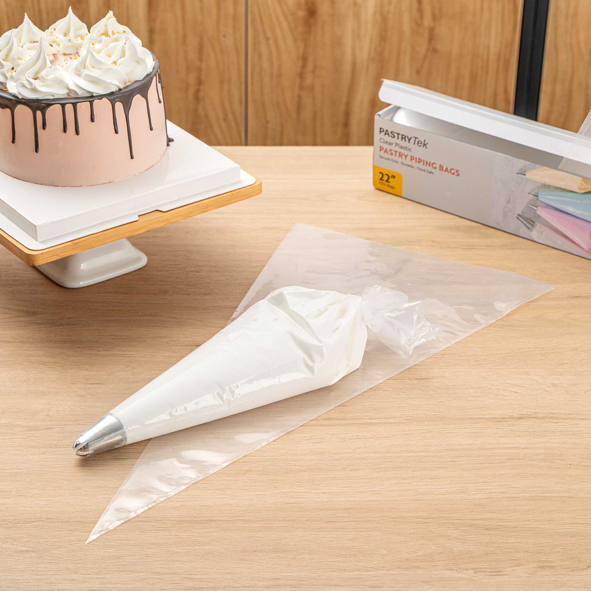 Pastry Tek Clear Plastic Disposable Pastry Piping Bag - 100 Bags / Roll - 22" - 1 count box