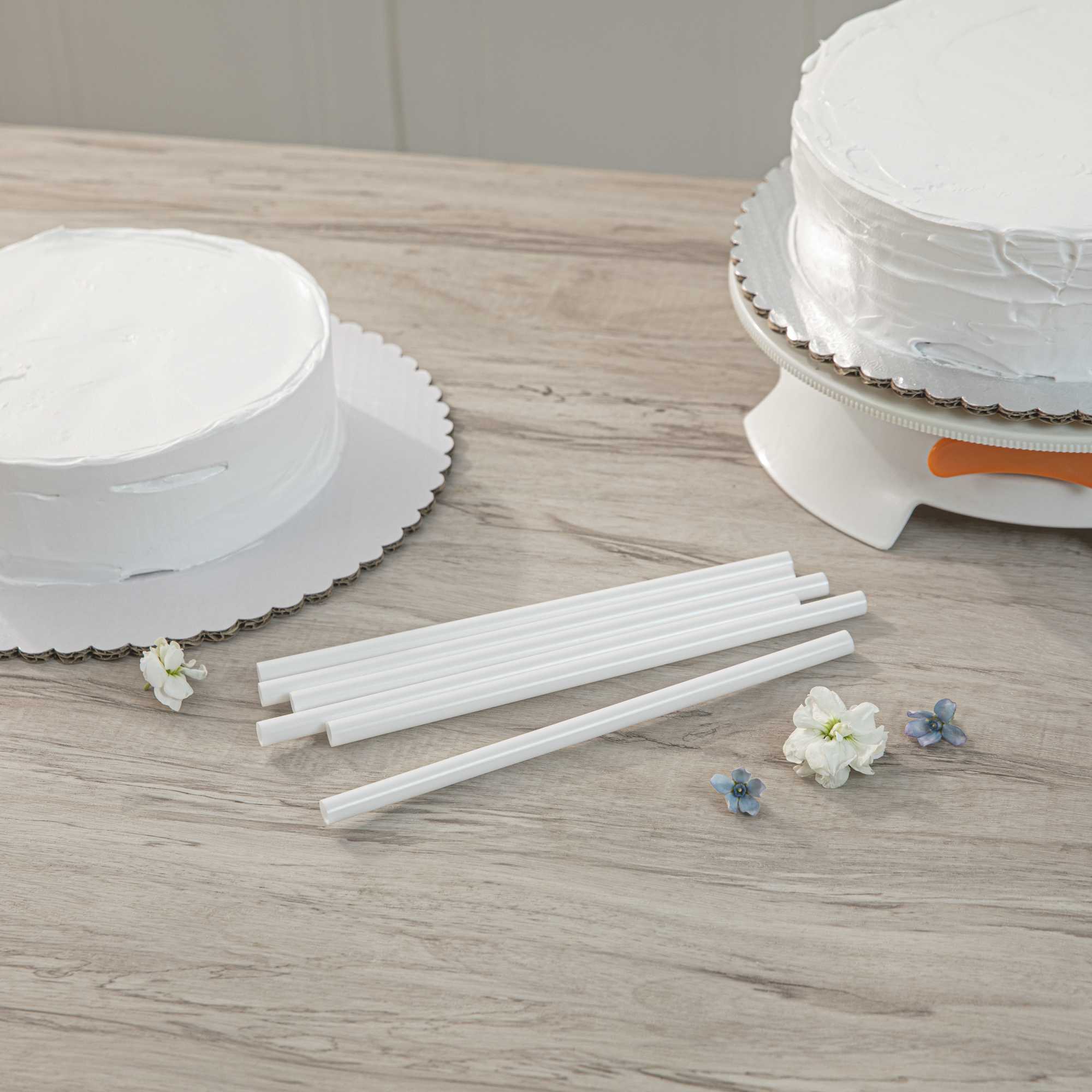 Pastry Tek Plastic Cake Dowel Rod - 1/2" x 9" - 12 count box
