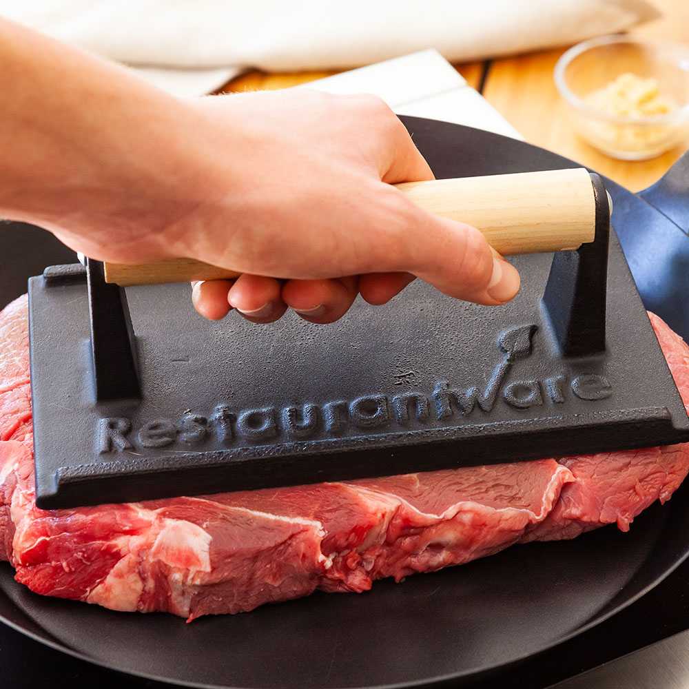 Met Lux Black Cast Iron Steak Weight - with Wooden Handle - 7 3/4" x 4" - 1 count box