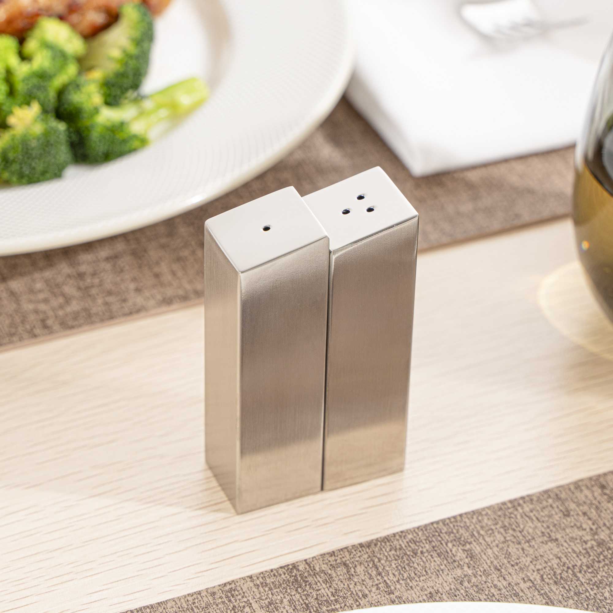 Chef 101 2 oz Silver Stainless Steel Rectangular Salt And Pepper Shaker Set - 1" x 1" x 3 1/4" - 1 count box