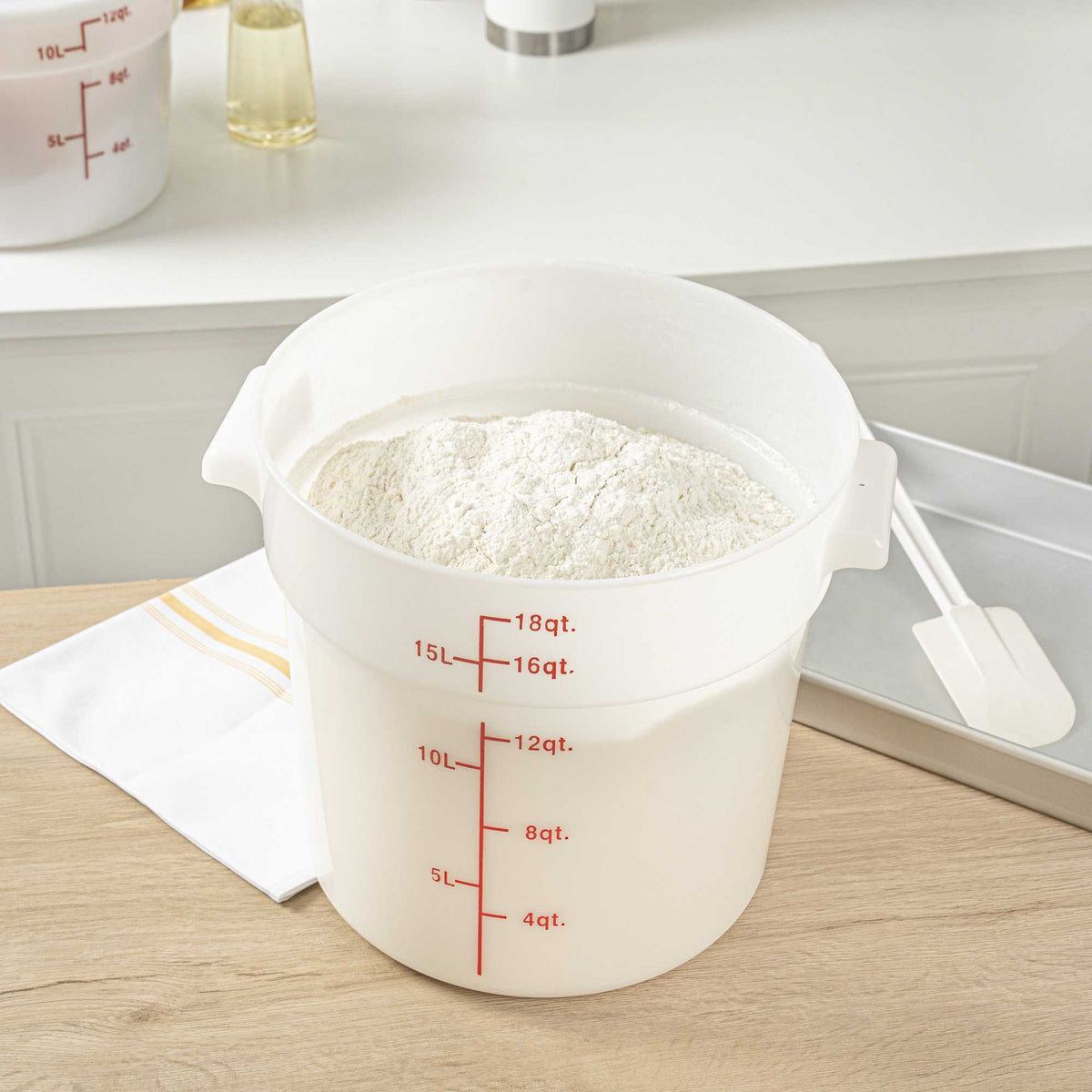 Met Lux 18 qt Round White Polyethylene Food Storage Container - with Red Volume Markers - 12 1/4" x 12" - 1 count box