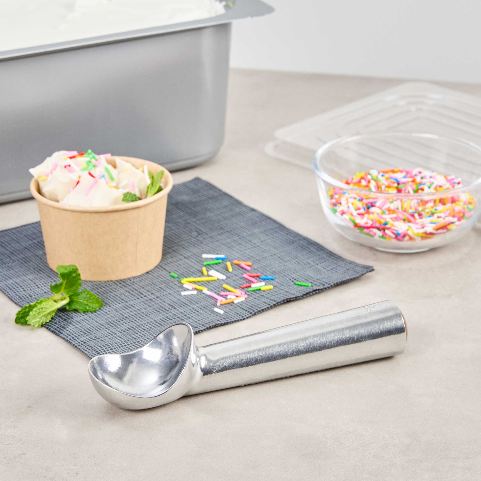 Scoop Haus 2 oz Silver Aluminum #20 Ice Cream Scoop / Dipper - Defrost Handle - 7" x 1 3/4" x 1 1/2" - 1 count box