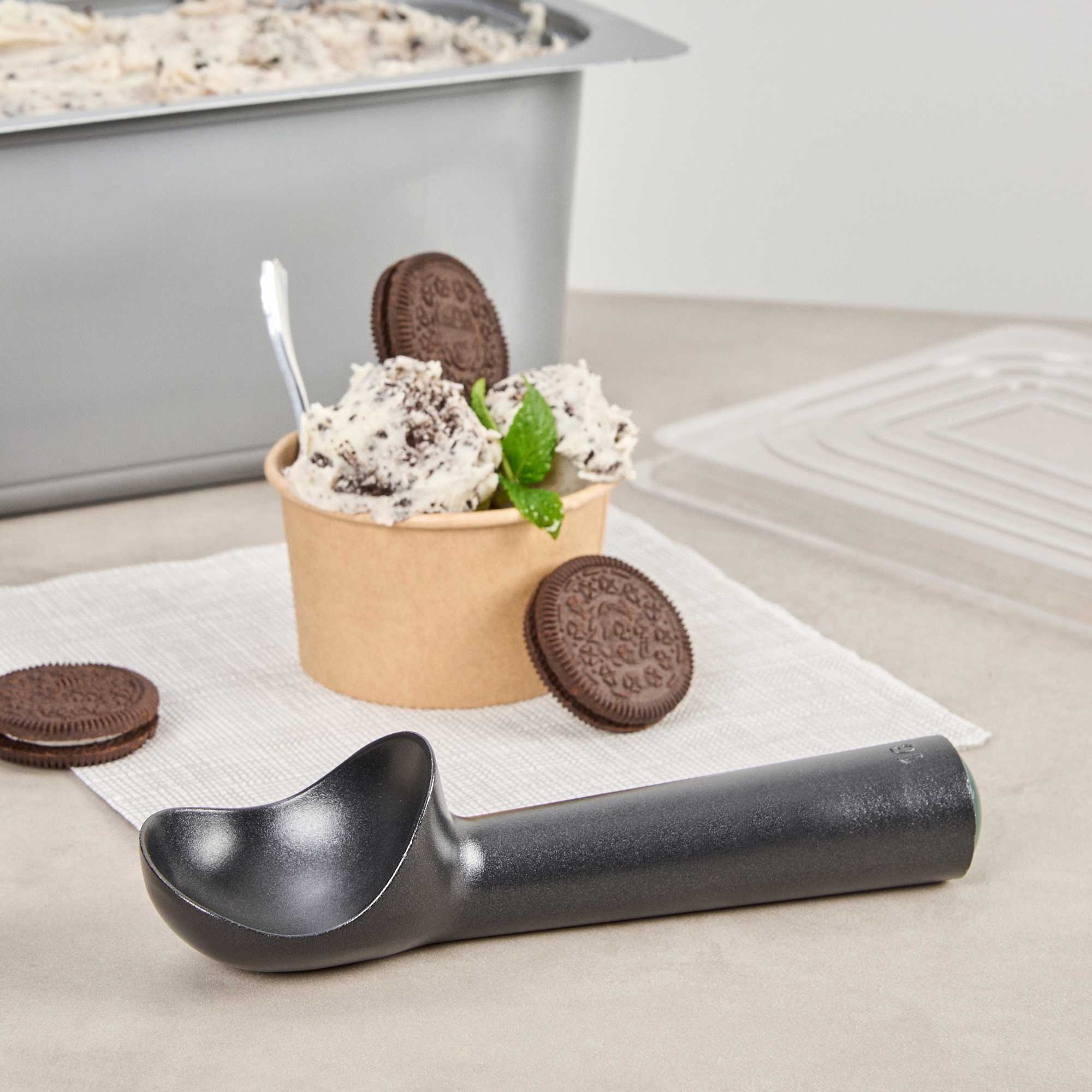 Scoop Haus 2.5 oz Black Aluminum #16 Ice Cream Scoop / Dipper - Defrost Handlee - 7" x 1 3/4" x 2" - 1 count box